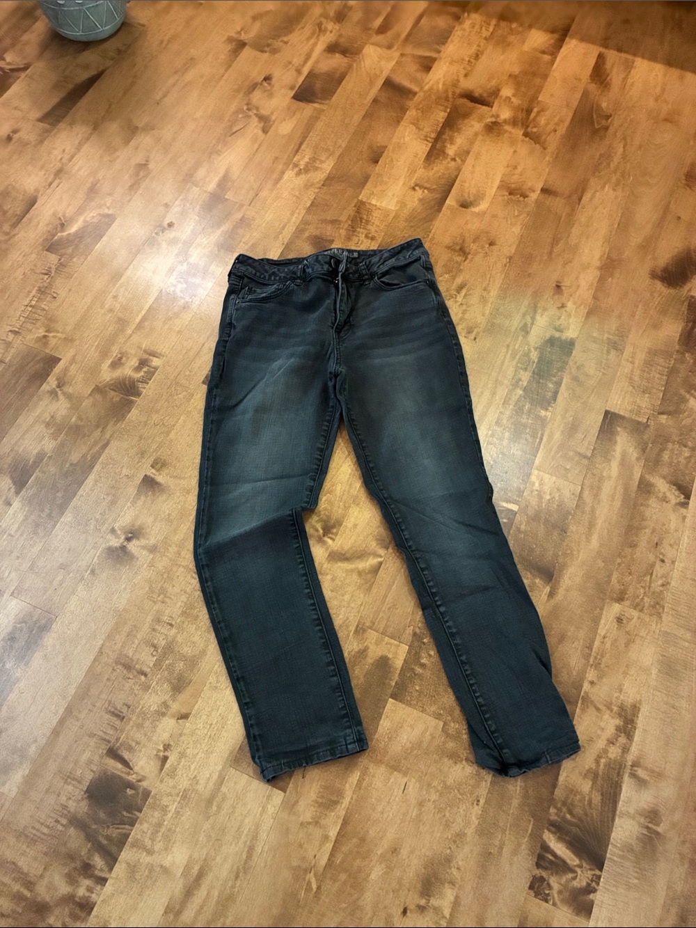 Women's Straight-Leg Jeans in Washed Black